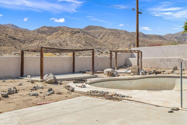 38280 Chuperosa Lane, Cathedral City CA: https://media.crmls.org/mediaz/f4caf2ad-dc07-4c73-b4d0-2701ae4f41a8.jpg