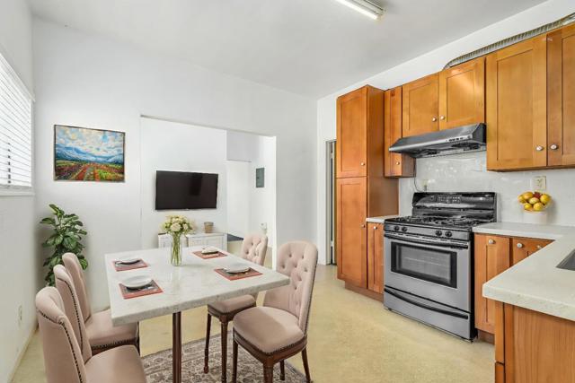 2737 12th Avenue, Oakland CA: https://media.crmls.org/mediaz/f4cb0ee2-b86f-49ca-8276-d99449874081.jpg