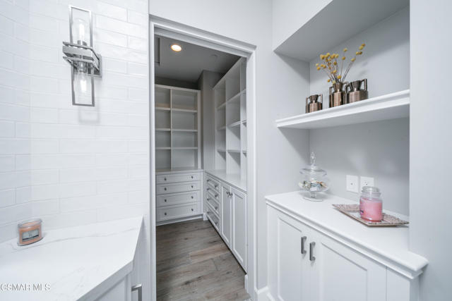 1451 E La Loma Avenue, Somis CA: https://media.crmls.org/mediaz/f4cb4b52-0832-4149-a29d-a4f3cc23aadb.jpg