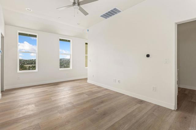 Detail Gallery Image 16 of 37 For 1535 Mount Glen, Escondido,  CA 92025 - 5 Beds | 4/1 Baths