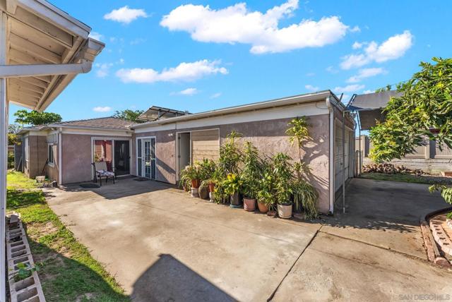 Image 14 of 33 For 2074 El Dora St