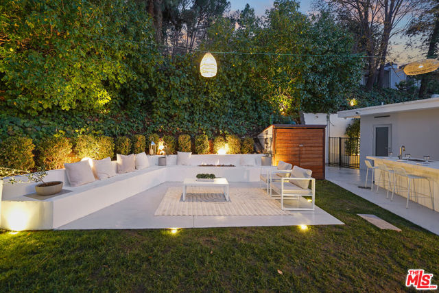 17116 Adlon Road, Encino CA: https://media.crmls.org/mediaz/f4cc1916-addf-4169-9ec0-4460050478d0.jpg