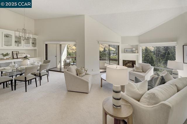 3288 Terra Granada Dr, Walnut Creek CA: https://media.crmls.org/mediaz/f4cc4fcd-0f7d-46e3-a06f-d090dc758883.jpg