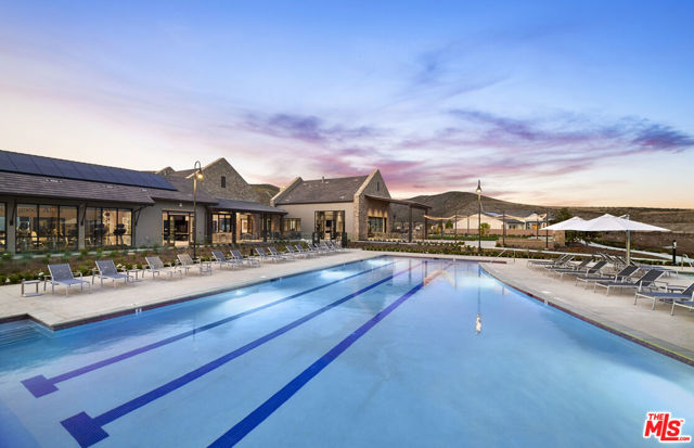 28903 Terrane Court, Santa Clarita CA: https://media.crmls.org/mediaz/f4cc64b7-1d9a-4516-a1a6-13dadac6a28b.jpg