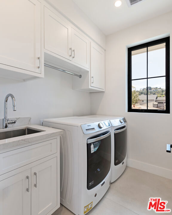 4253 Costello Avenue, Sherman Oaks CA: https://media.crmls.org/mediaz/f4cdaf65-708f-409d-be03-5e8e2c7e0dc8.jpg