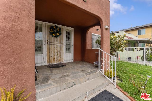 433 104th Street, Los Angeles, California 90003, 3 Bedrooms Bedrooms, ,1 BathroomBathrooms,Single Family Residence,For Sale,104th,24408423