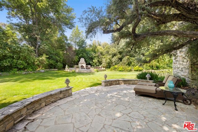 4535 Vanalden Avenue, Tarzana CA: https://media.crmls.org/mediaz/f4ce7dae-fef2-4f4c-8205-df498802846f.jpg
