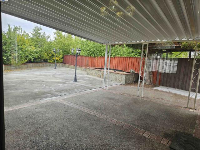 24909 Avocado Ct, Hayward CA: https://media.crmls.org/mediaz/f4cef53a-a253-464d-99b4-2a017b4deb04.jpg