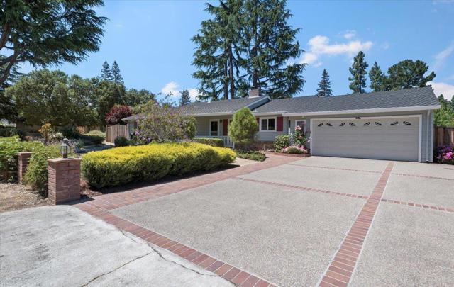 1480 Oakhurst Avenue, Los Altos CA: https://media.crmls.org/mediaz/f4cf6746-f769-44d0-bb03-3e34397fc9a0.jpg