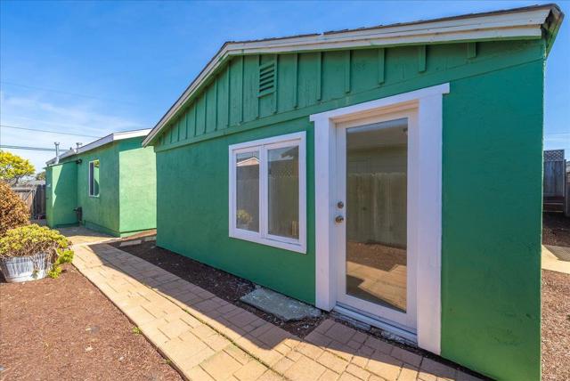 1284 Wanda Avenue, Seaside CA: https://media.crmls.org/mediaz/f4d07501-d74a-42f0-9c3c-81086b5fbaf9.jpg