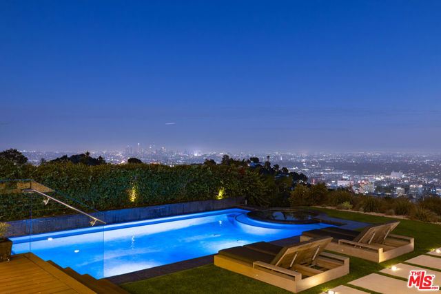 2511 Carman Crest Drive, Los Angeles CA: https://media.crmls.org/mediaz/f4d09f79-0201-4f8e-9db7-4ec80706fd58.jpg