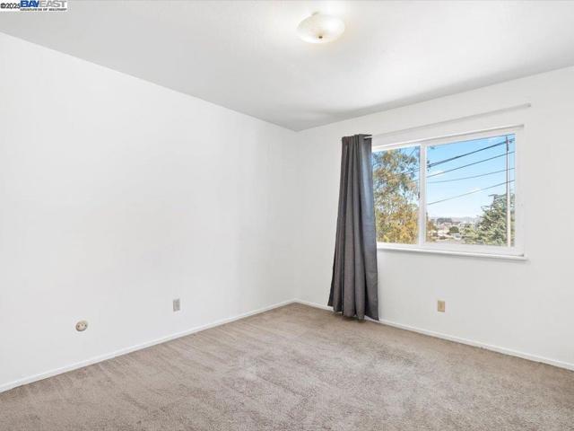 56 Edgewood Ct, Daly City CA: https://media.crmls.org/mediaz/f4d10c26-7cb9-4203-8f01-f2b975657bbf.jpg