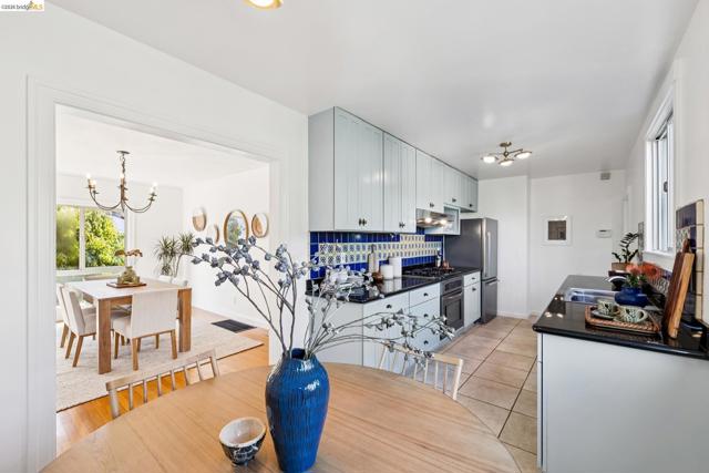 1136 Marin Ave, Albany CA: https://media.crmls.org/mediaz/f4d11552-8d46-4425-b23b-1a7464c93ad2.jpg