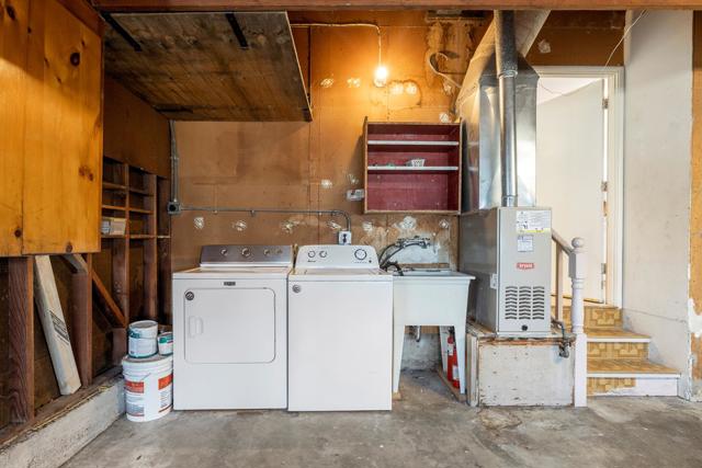 2225 Salisbury Way, San Mateo CA: https://media.crmls.org/mediaz/f4d12ac2-4052-4b6c-b4c6-e3aa832b7b53.jpg