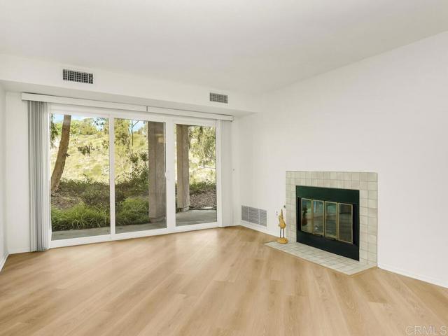 Detail Gallery Image 17 of 32 For 7263 Camino Degrazia #31,  San Diego,  CA 92111 - 2 Beds | 2 Baths