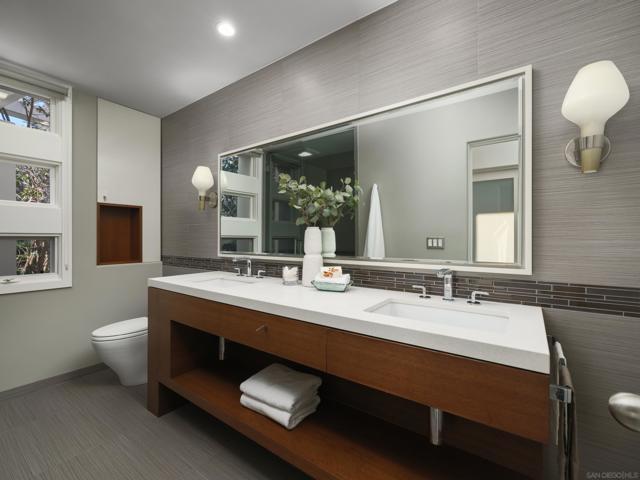 327 Pine Needles Dr, Del Mar CA: https://media.crmls.org/mediaz/f4d1a210-d8a3-476f-be39-25558cde0dcc.jpg
