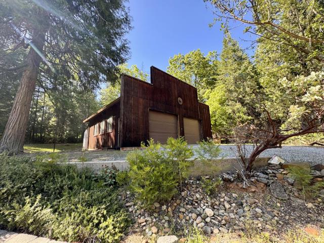 14543 Kathy Lane, Pioneer CA: https://media.crmls.org/mediaz/f4d1df74-c263-4127-a37f-2ca0769c84b4.jpg
