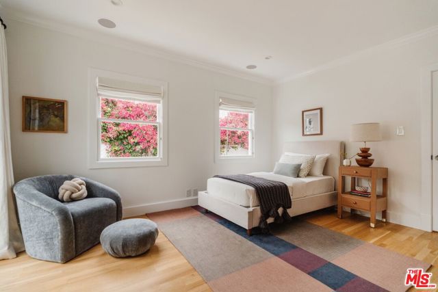 226 N Arden Boulevard, Los Angeles CA: https://media.crmls.org/mediaz/f4d23ee2-8748-49b0-b2db-ad44f9adf985.jpg