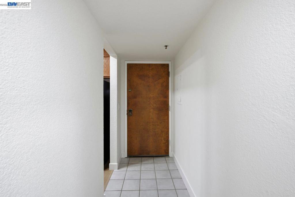 https://media.crmls.org/mediaz/f4d29356-5060-4335-b356-ed99a2bc0506.jpg?preset=X-Large