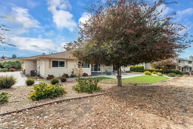 690 Ridgemark Drive, Hollister CA: https://media.crmls.org/mediaz/f4d2b87f-a26e-4967-9497-b85765b2f800.jpg