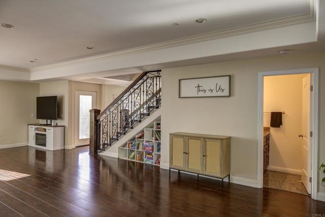 Detail Gallery Image 4 of 46 For 1657 Coronado Ave, Spring Valley,  CA 91977 - 5 Beds | 3/1 Baths