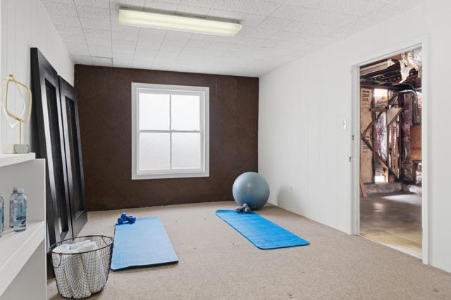 32 Crestview Avenue, Daly City CA: https://media.crmls.org/mediaz/f4d322b3-005e-49c7-a124-993fe535f3ca.jpg