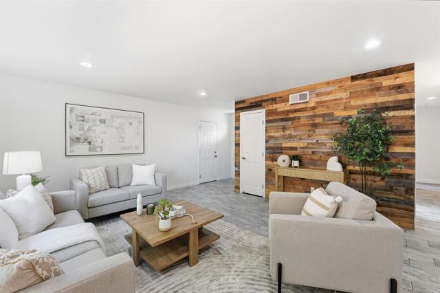 Detail Gallery Image 10 of 44 For 302 Worthington St, Spring Valley,  CA 91977 - 3 Beds | 2 Baths