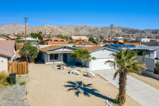 66590 Yucca Drive, Desert Hot Springs CA: https://media.crmls.org/mediaz/f4d4adaf-dab3-4c3d-97ad-df6698023bfa.jpg