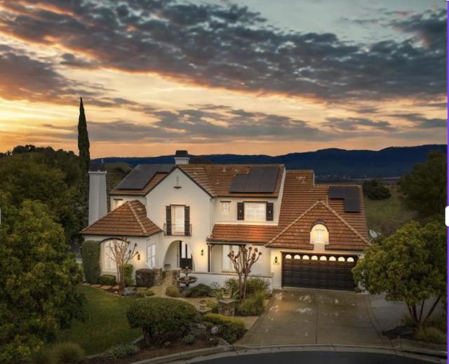 2325 Olea Court, Gilroy CA: https://media.crmls.org/mediaz/f4d50060-d54a-4a3f-89de-7bc4d819b8aa.jpg
