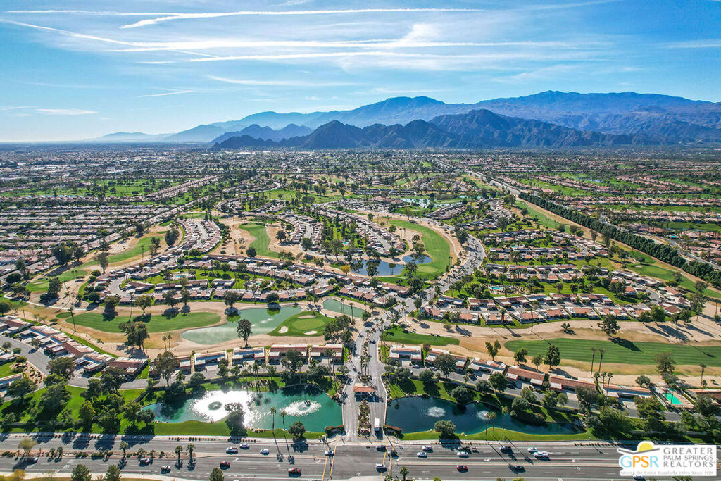 https://media.crmls.org/mediaz/f4d53367-e51a-4ef4-98b7-90ce9445a55c.jpg?preset=X-Large