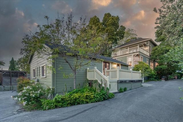 311313 Ocean View Avenue, Santa Cruz CA: https://media.crmls.org/mediaz/f4d5824a-6305-4bcf-97d0-a0449c06d59f.jpg