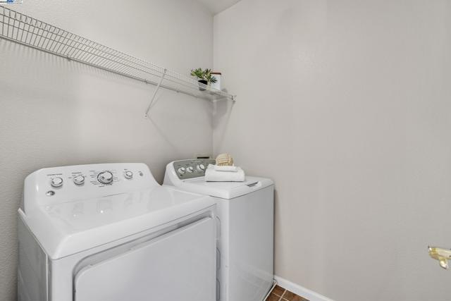 3391 Monaghan St, Dublin CA: https://media.crmls.org/mediaz/f4d5f661-38bc-4764-85ab-8768504e3921.jpg