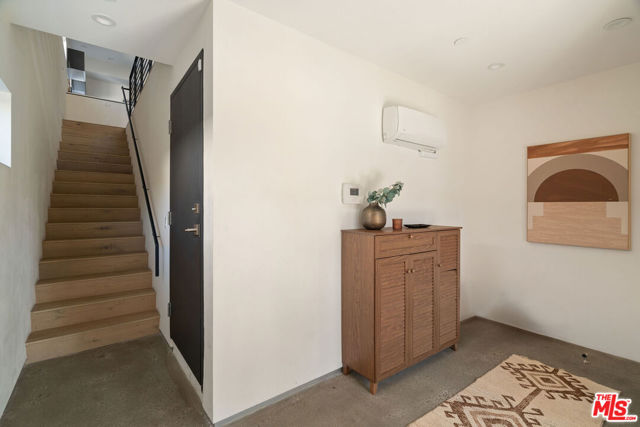 820 N Formosa Avenue, Los Angeles CA: https://media.crmls.org/mediaz/f4d62894-f1c5-431c-96c6-7ac30e31edbd.jpg