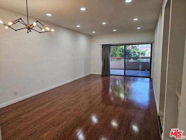 941 W Carson Street, Torrance CA: https://media.crmls.org/mediaz/f4d691d9-5d04-4530-8946-bf57f4e12d26.jpg