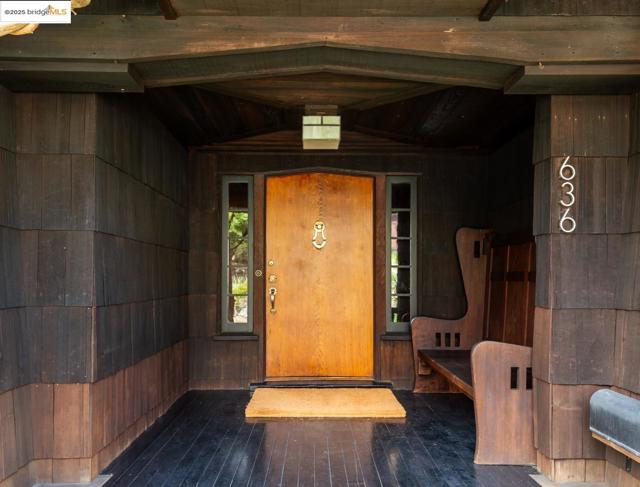 636 Vincente Ave, Berkeley CA: https://media.crmls.org/mediaz/f4d6b821-456e-4e24-9eb0-6979ae16149d.jpg