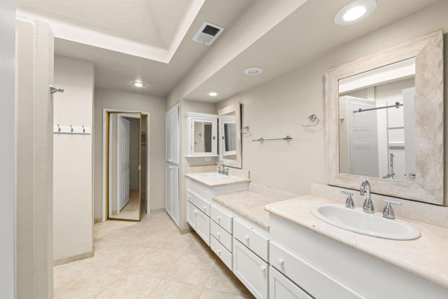 77739 Cape Verde Drive, Palm Desert CA: https://media.crmls.org/mediaz/f4d6f9c4-7235-4271-a8d4-4b719afc4bcf.jpg