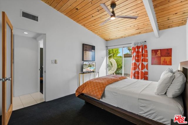 888 E Janet Circle, Palm Springs CA: https://media.crmls.org/mediaz/f4d727a3-7b83-4c4e-9c99-ab9b4264602c.jpg