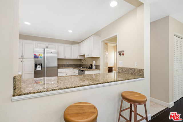 1127 15th Street, Santa Monica CA: https://media.crmls.org/mediaz/f4d74602-0263-4c5e-9b2a-00d3c7adadfa.jpg