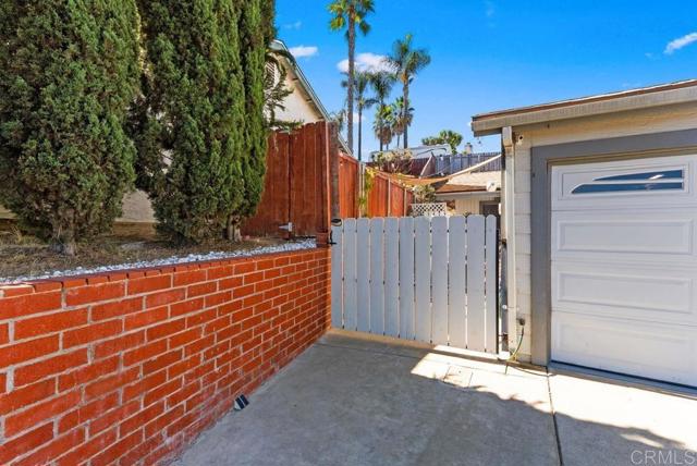 Detail Gallery Image 2 of 10 For 1233 Titan Ct, Escondido,  CA 92026 - 1 Beds | 1 Baths