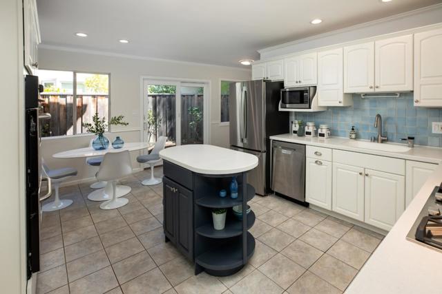 1494 Kings Lane, Palo Alto CA: https://media.crmls.org/mediaz/f4d7c8e9-fd72-401e-b254-fa8bf113f5d8.jpg