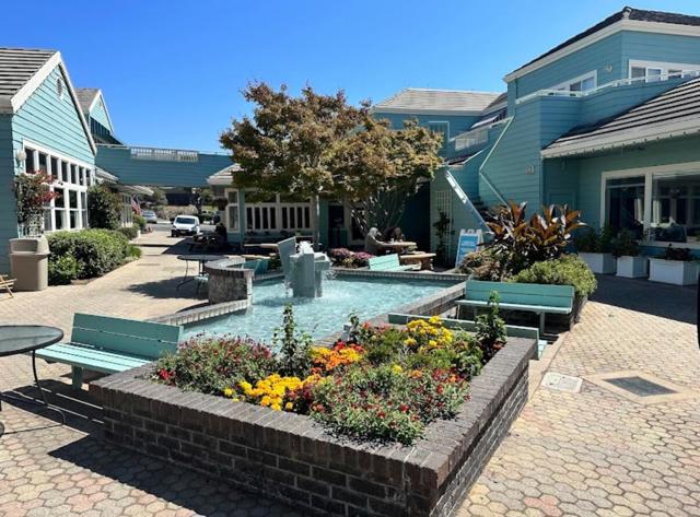 1514 Dolphin Drive, Aptos CA: https://media.crmls.org/mediaz/f4d7d21b-f60a-46f5-9534-4fc609c3922e.jpg