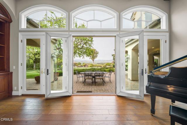 Detail Gallery Image 3 of 31 For 3243 Calle De Debesa, Camarillo,  CA 93010 - 6 Beds | 5/1 Baths