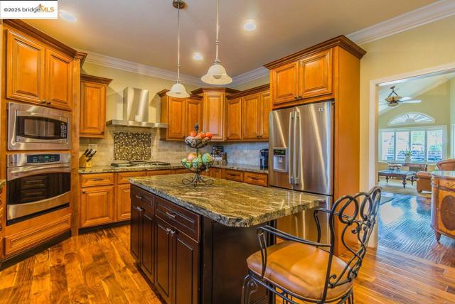 2438 Pinehurst Ct, Discovery Bay CA: https://media.crmls.org/mediaz/f4d93b4a-5fff-469d-9683-876bcc7adcc4.jpg