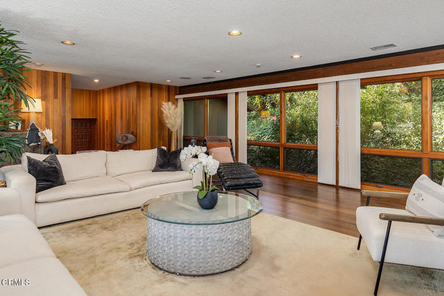 Detail Gallery Image 10 of 62 For 140 Belday Rd, Pasadena,  CA 91105 - 5 Beds | 4/1 Baths