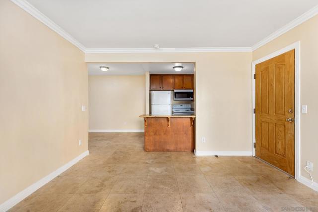 830 W Lincoln Ave, Escondido CA: https://media.crmls.org/mediaz/f4d9871e-44a4-48d6-9dde-b5b00f3d3499.jpg