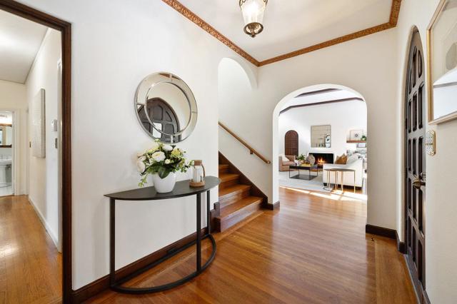 706 Edgewood Road, San Mateo CA: https://media.crmls.org/mediaz/f4dae569-fe8e-4351-bd0c-ba8639885daa.jpg