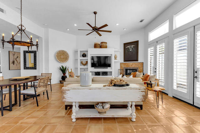 77440 Calle Ensenada, La Quinta CA: https://media.crmls.org/mediaz/f4db0f47-ac62-438a-b1de-5f888b945f85.jpg