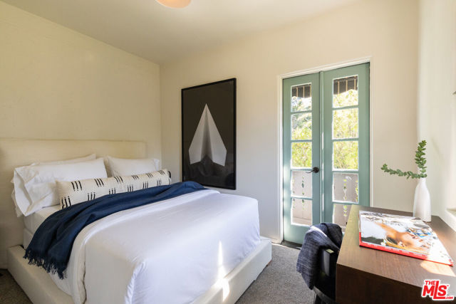 205 S Lomita Avenue, Ojai CA: https://media.crmls.org/mediaz/f4db49e9-d533-4ef3-a499-4947c9c42152.jpg