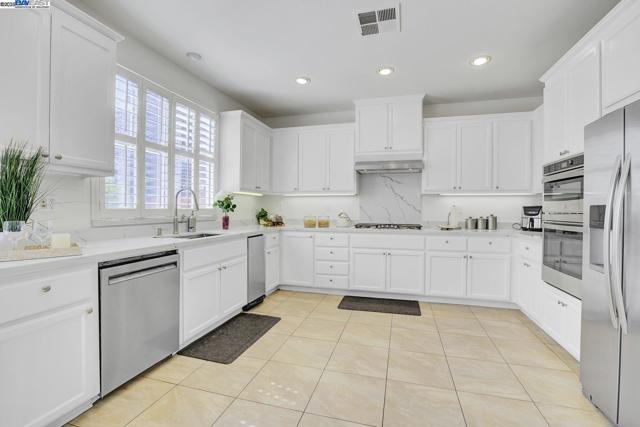 200 ARDEN CT, San Ramon CA: https://media.crmls.org/mediaz/f4db7d67-42a3-4069-803d-ae13851061bb.jpg