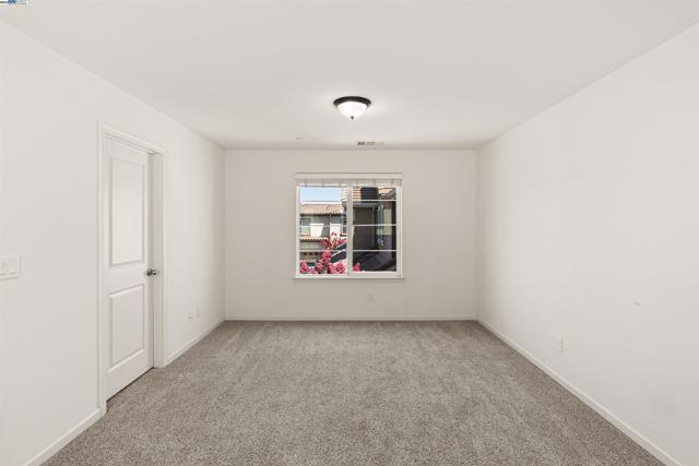 6505 Brando Loop, Fair Oaks CA: https://media.crmls.org/mediaz/f4dbc0b2-0bb6-4812-b0a8-733e777ad6f7.jpg